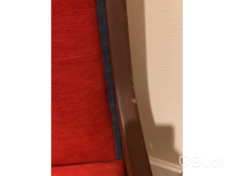 Stol, lampa och sidobord