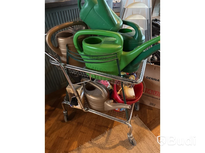 Parti med diverse köksredskap