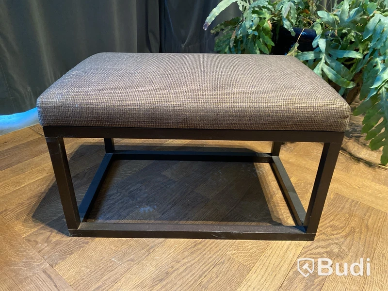 Fotpall och soffbord