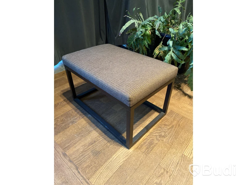 Fotpall och soffbord