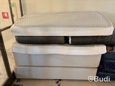 Parti med resorbottnar, bäddmadrasser