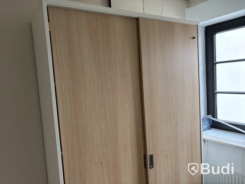 Skåp med skjutdörrar