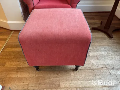 Fåtölj inkl. soffbord och pall