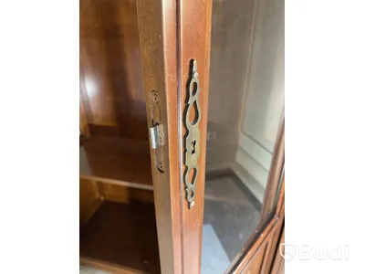 Bokhylla med glasdörrar - Från Sinatrasviten på Grand Hotel Saltsjöbaden, rum 419