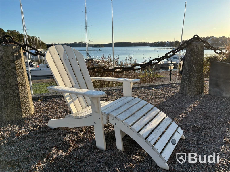 Fåtölj med fotpall Hillerstorp