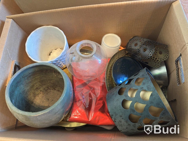 Lot of assorted planters, vases, etc.