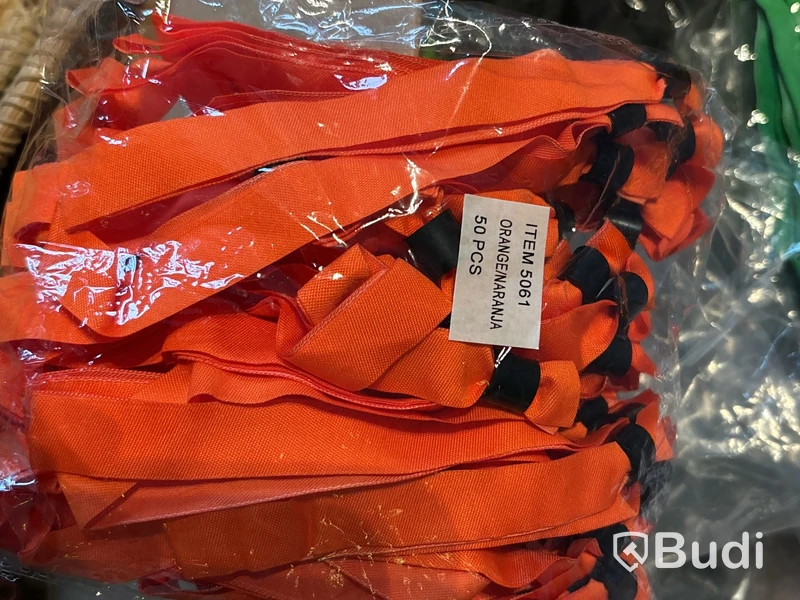 Halkmattor och parti med engångsprodukter - armband och trosor
