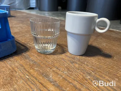 Parti med glas och koppar