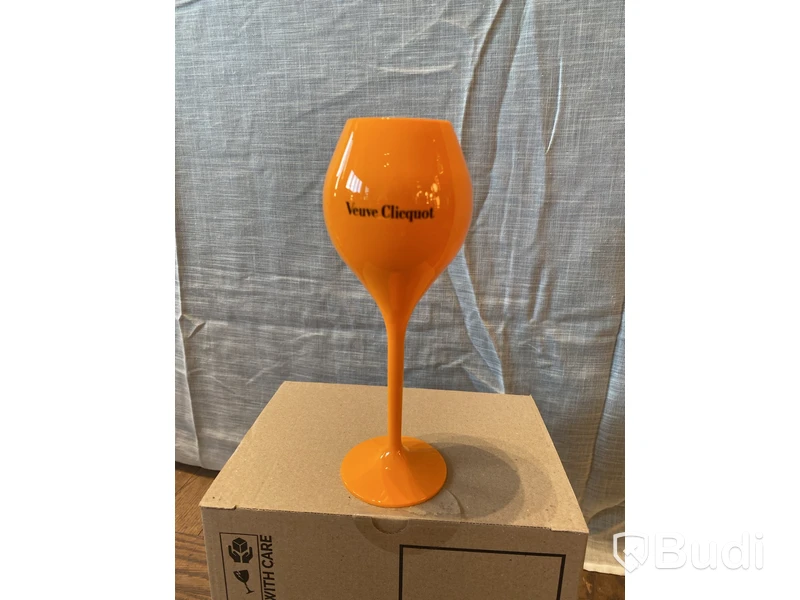6 st. Flutes Verve Clicquot, plast