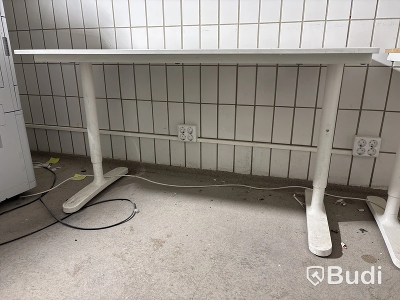 2 st. Skrivbord Ikea Bekant