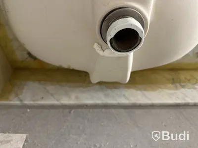 Kommod i marmor, inkl. blandare