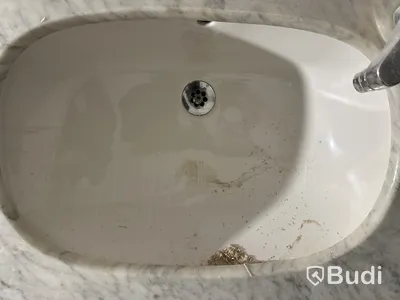 Kommod i marmor, inkl. blandare