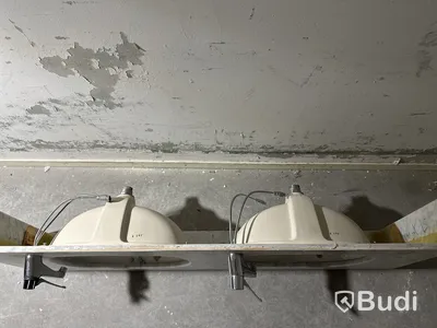 Kommod i marmor, inkl. blandare
