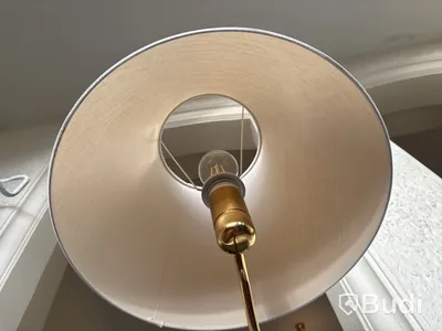 Fåtölj inkl. sidobord och golvlampa
