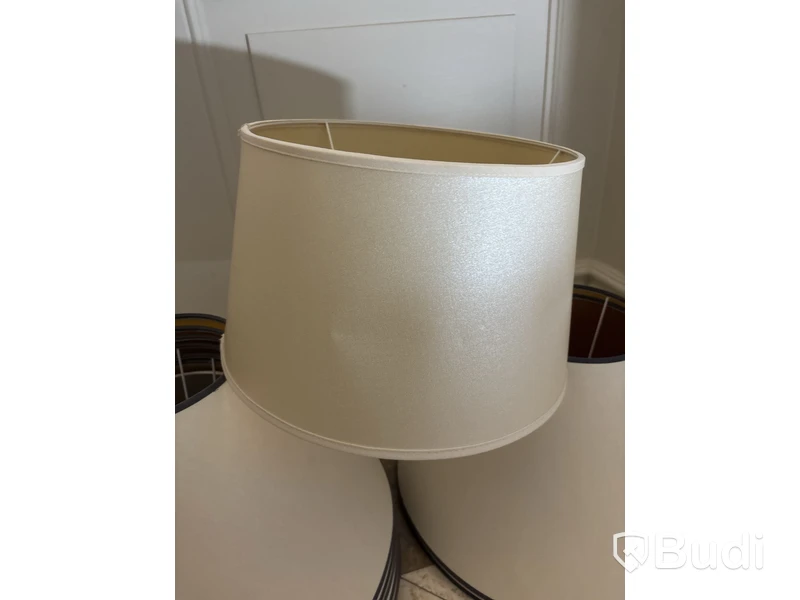 Parti med lampskärmar