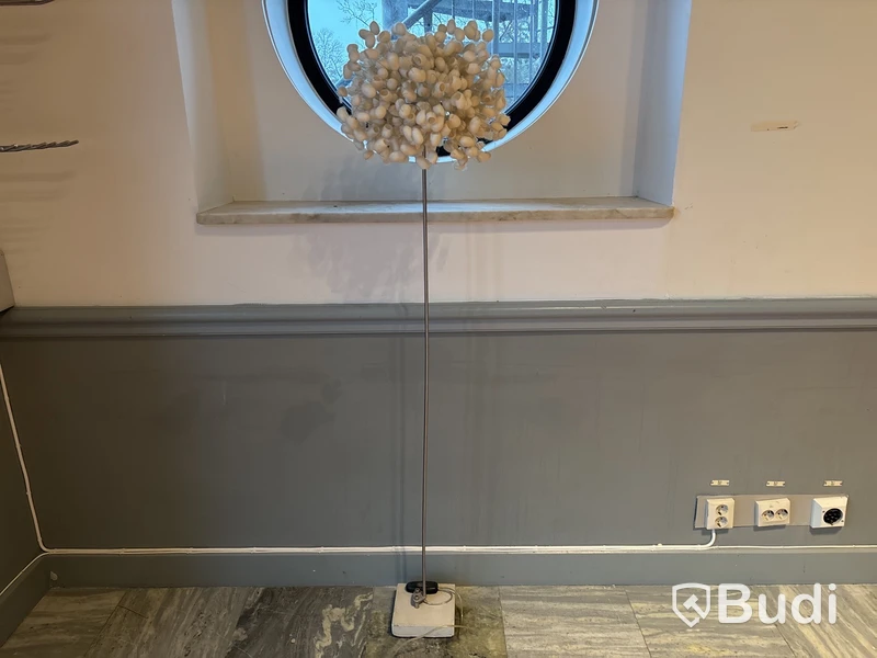 Golvlampa Ango White Space