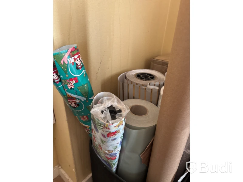 Parti med presentpapper, olika mönster och storlekar