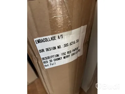 Parti med presentpapper, olika mönster och storlekar