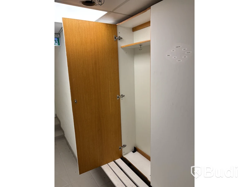 3 st. skåp med sittbänk