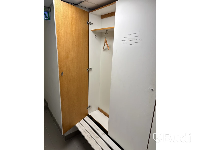 3 st. skåp med sittbänk