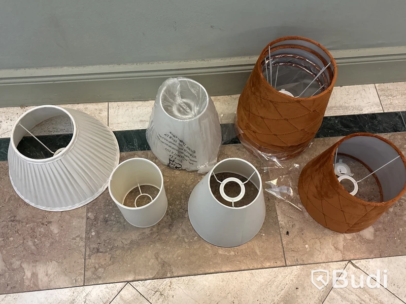 9 st. Parti med diverse lampskärm
