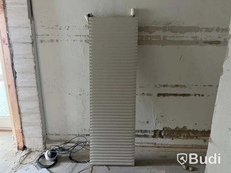 Radiator, panel radiator