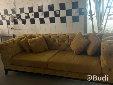 Soffa, senapgul, Chesterfield-stil, med kuddar