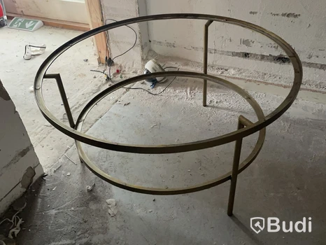 Soffbord, runt glasbord i guldfärgad metall, Ø90 cm