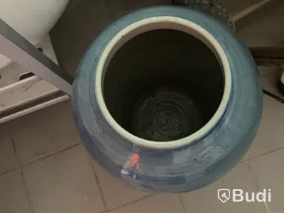 Urna i blåmelerad keramik, höjd 60 cm