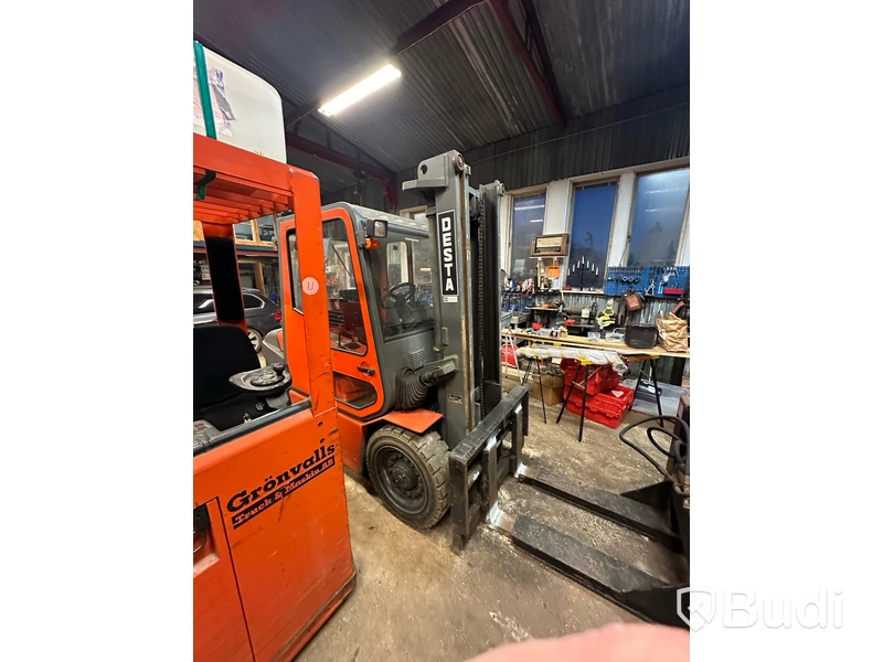 Desta 3,5 t dieseltruck ifrån 2002