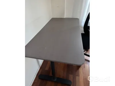 Skrivbord inkl. kontorsstol