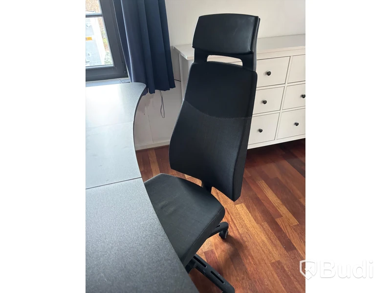 Skrivbord inkl. kontorsstol