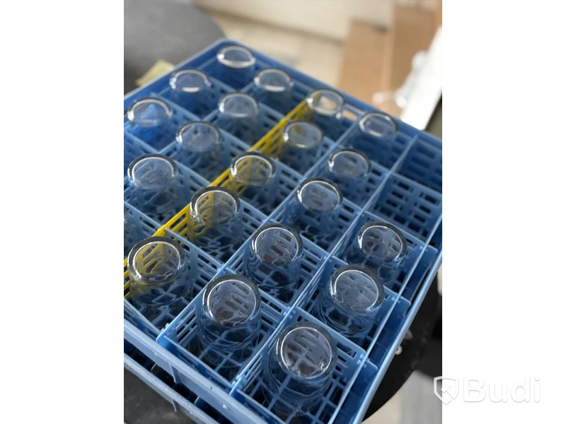 Parti med diverse glas, olika modeller