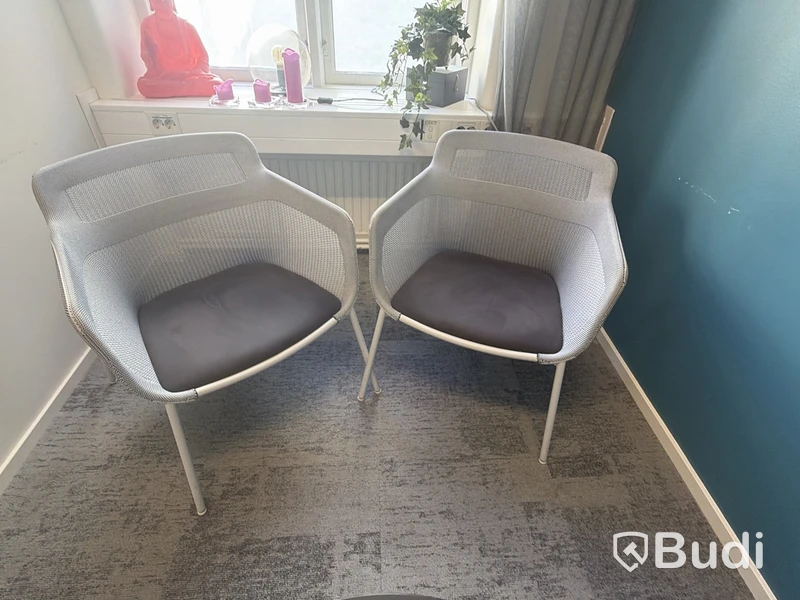 2 Chairs