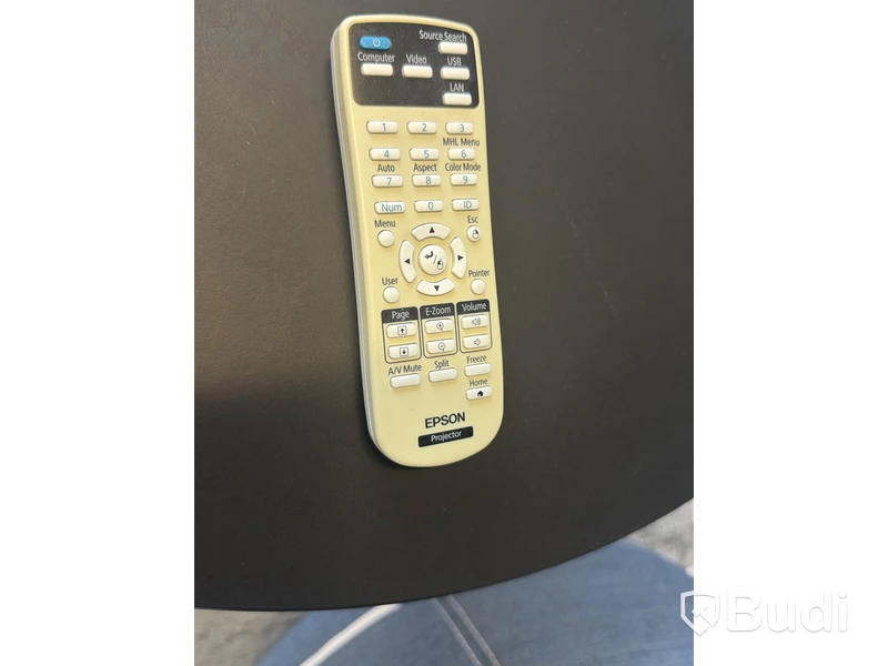 Projektor Epson EB-U32 inkl. takfäste och duk