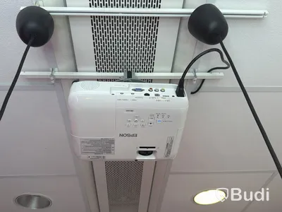 Projektor Epson EB-U32 inkl. takfäste och duk