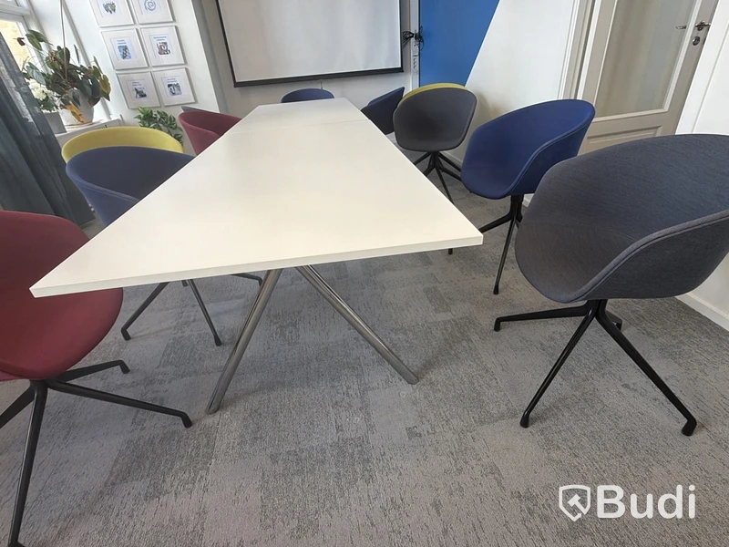 2 st. Konferensbord  EFG