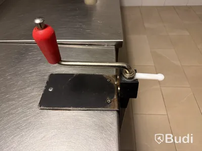 Rostfri svängd bänk med ho, blandare, hylla & konservöppnare