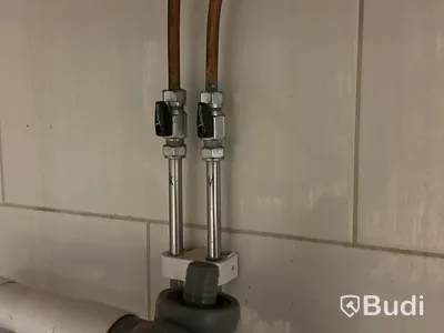 Rostfri svängd bänk med ho, blandare, hylla & konservöppnare
