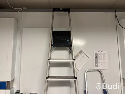 4 st aluminiumstegar & golvdispenser