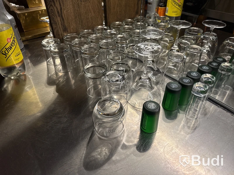 Samtliga glas i baren