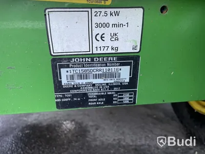 Frontrotorklippare John Deere TerrainCut -2024 med vikplog och sandspridare