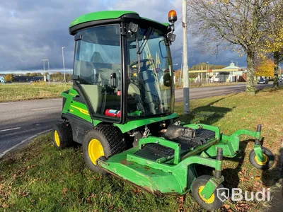 Frontrotorklippare John Deere TerrainCut -2024 med vikplog och sandspridare
