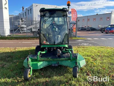 Frontrotorklippare John Deere TerrainCut -2024 med vikplog och sandspridare