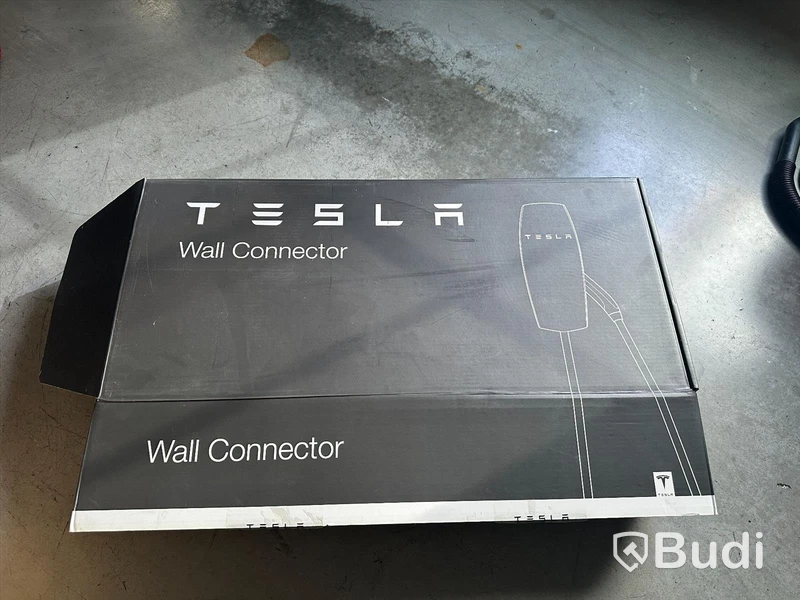 Tesla Wall connector 32A i kartong