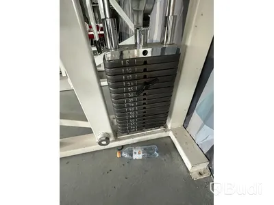 Äldre gymmaskin, bröstpress
