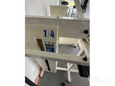 Äldre gymmaskin, latsdrag/ryggmaskin