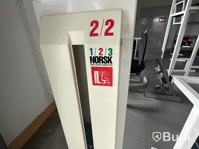 Äldre gymmaskin, sneda magmuskler