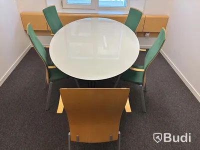 Bord inkl. 5 st. stolar