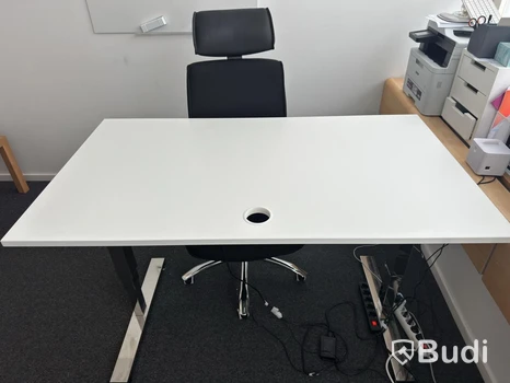 Höj- sänkbart skrivbord, Martela inkl. kontorsstol